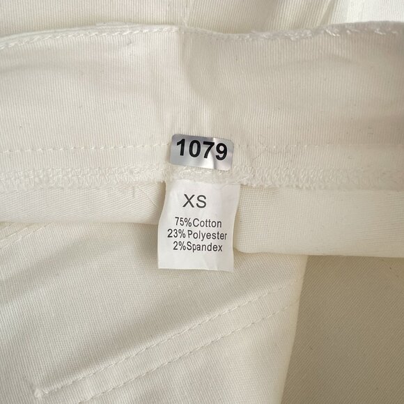 Sailor Mid-Rise Relaxed Demi-Boot Jean in White XS - Picture 11 of 16